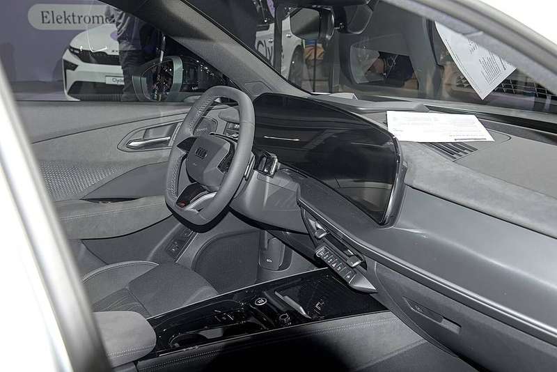 Q3 — Interior