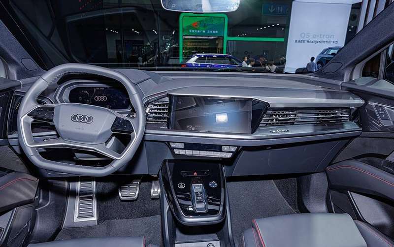 Q5 — Interior