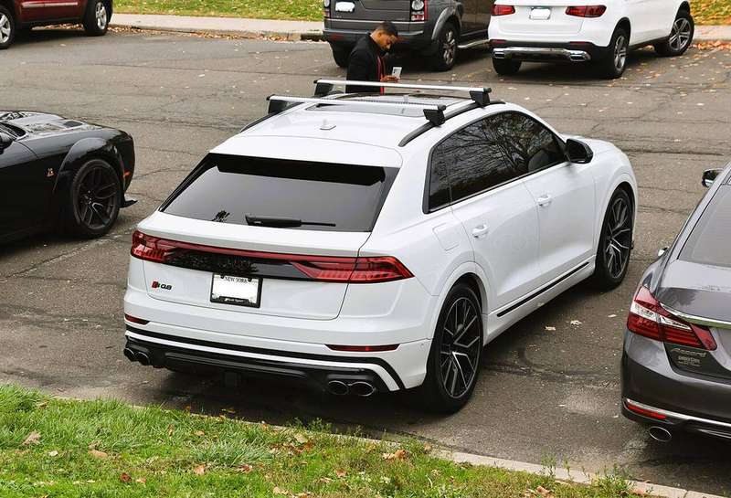 SQ8 — Exterior