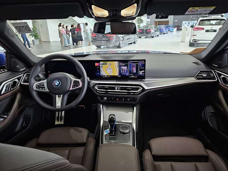 i4 — Interior