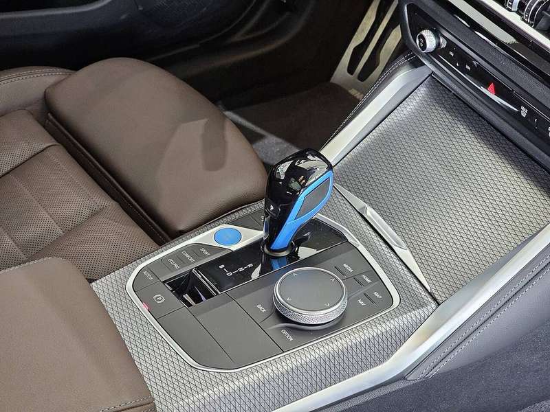 i4 — Interior