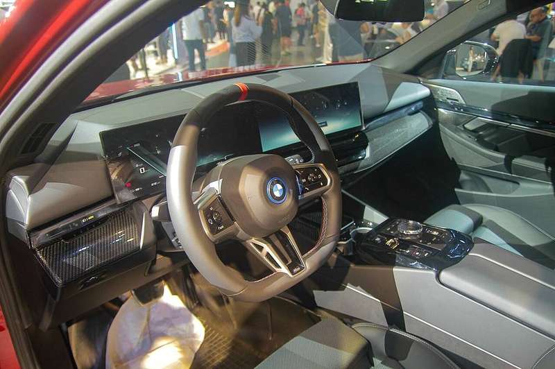 i5 — Interior