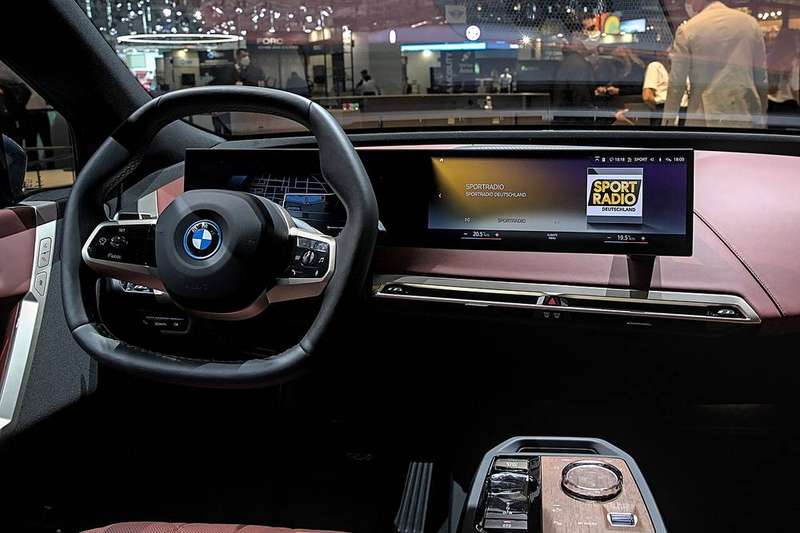 iX — Interior