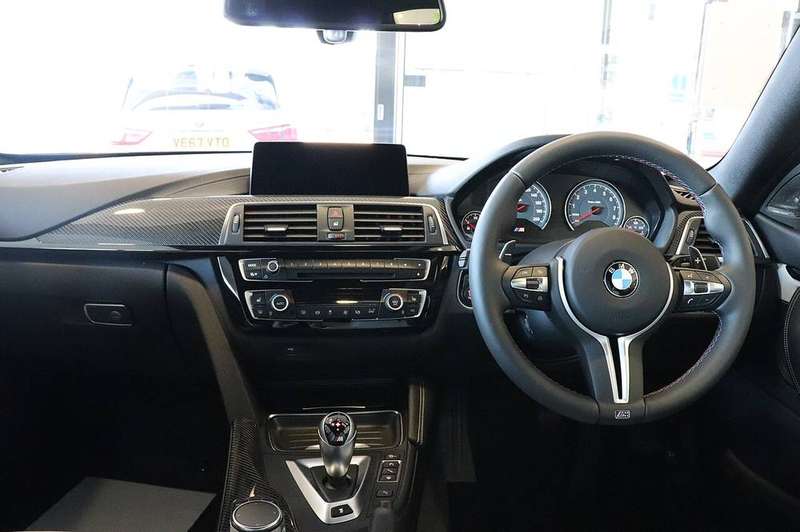 M4 Competition — Interior
