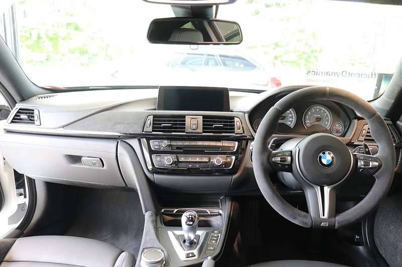 M4 CS — Interior