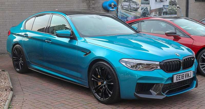 M5 — Exterior