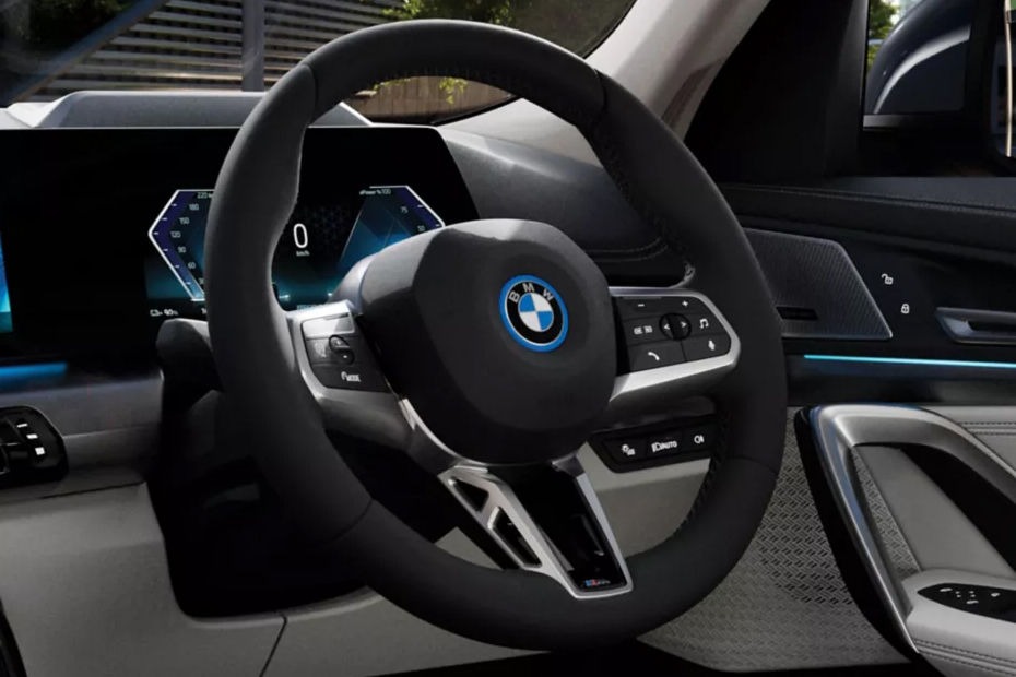 X1 LWB — Photo