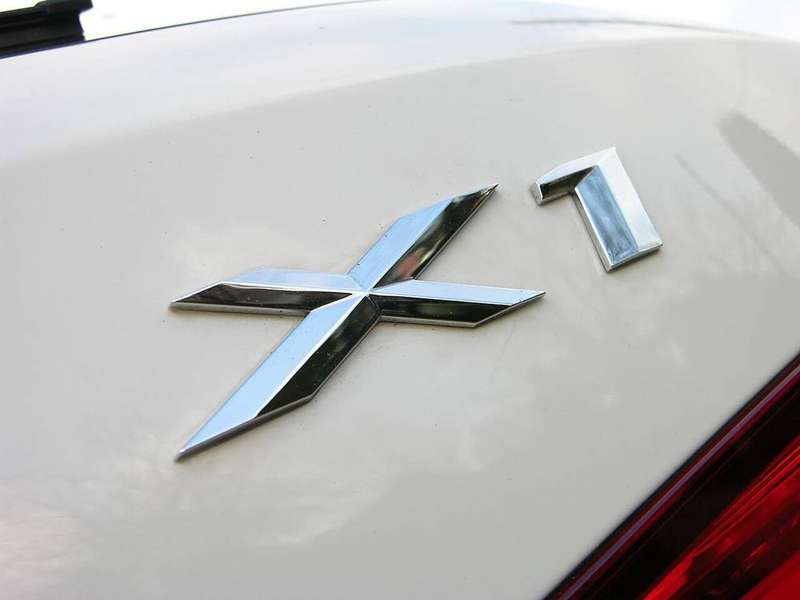 X1 — Exterior