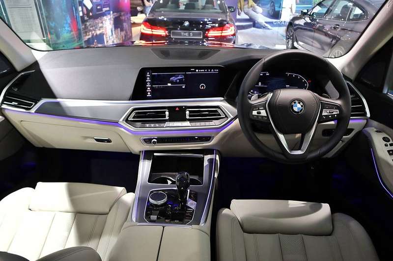 X5 — Interior