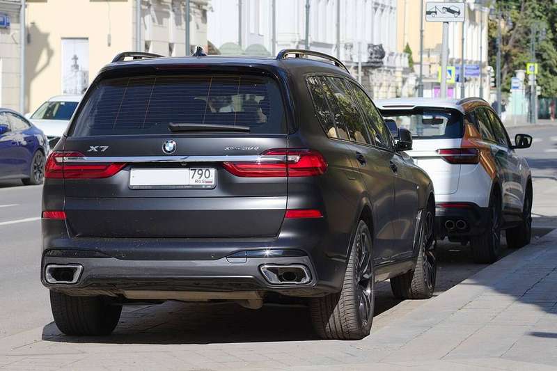 X7 — Exterior