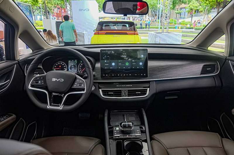 eMax 7 — Interior