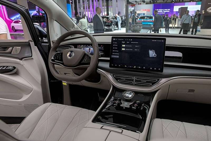 D9 — Interior