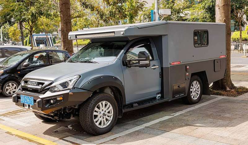 D-Max — Exterior