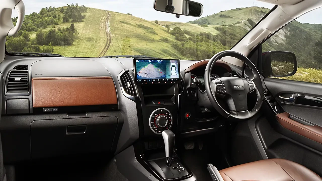 D-Max V-Cross — Photo