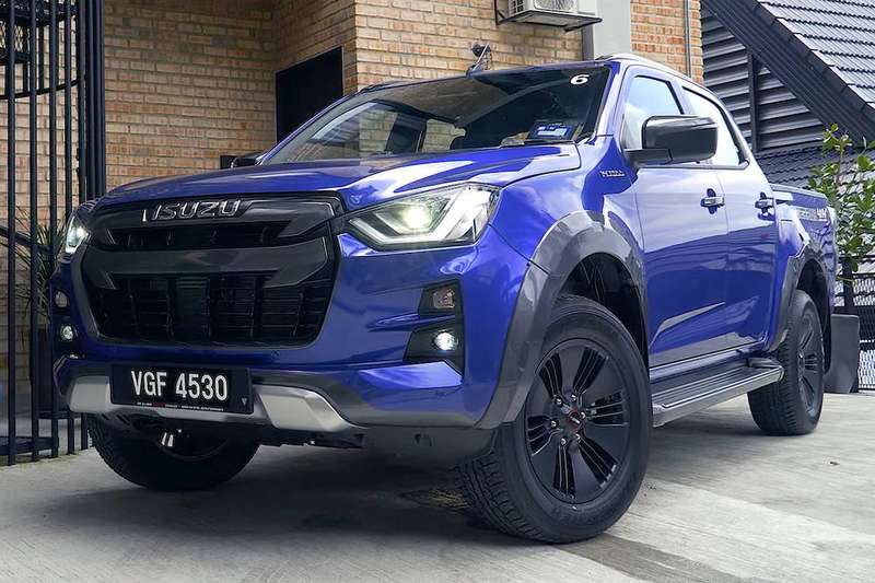 D-Max V-Cross — Exterior