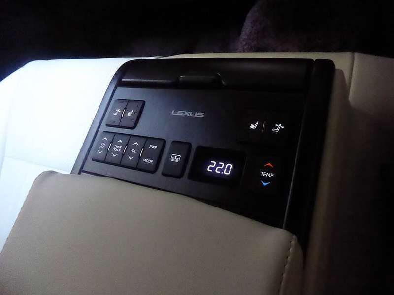 ES — Photo