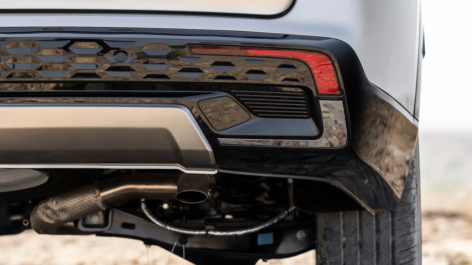 XUV 7XO — Photo