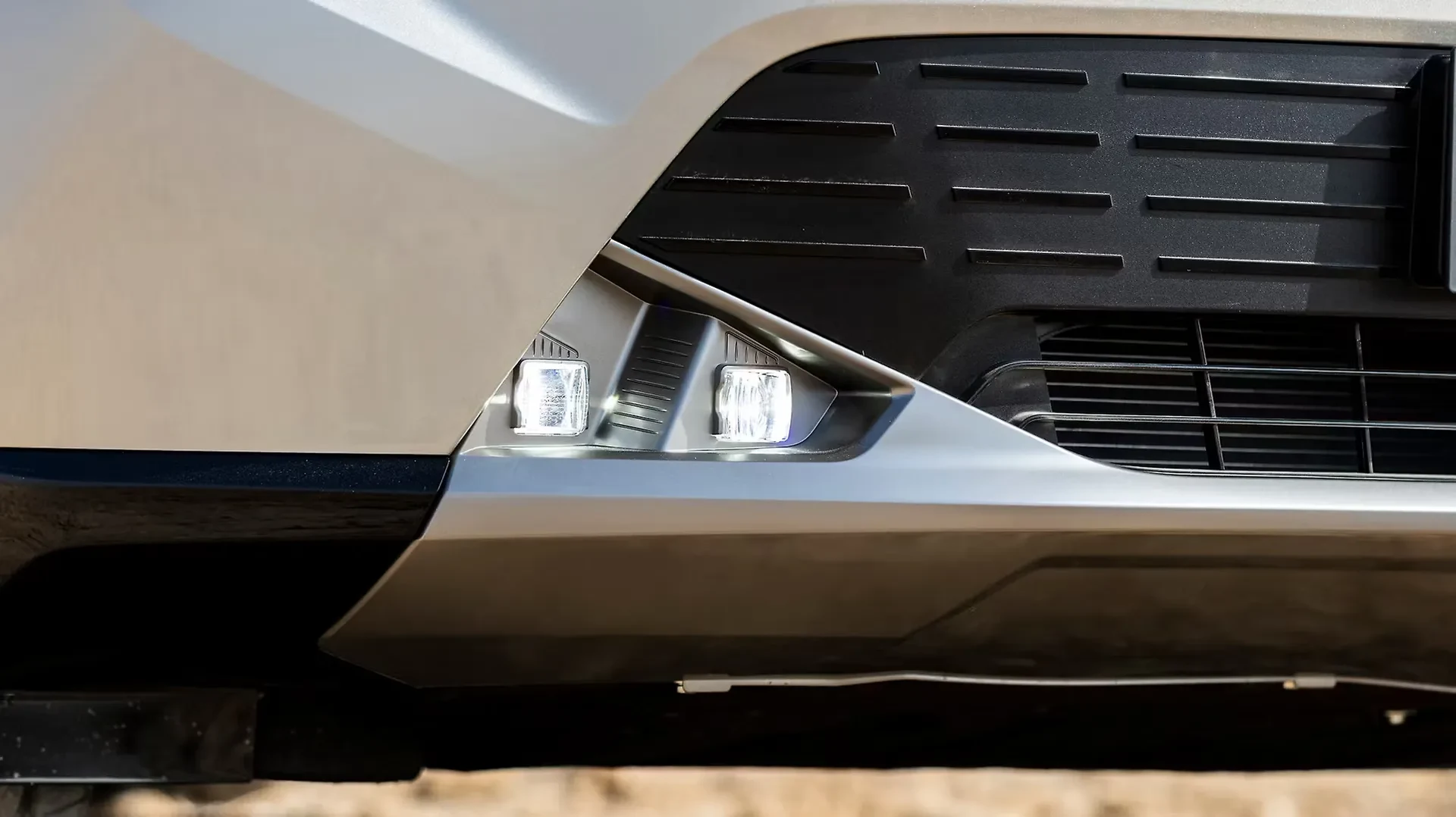 XUV 7XO — Photo