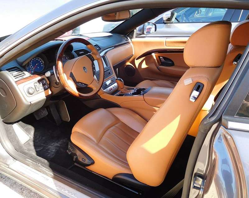 GranTurismo — Interior