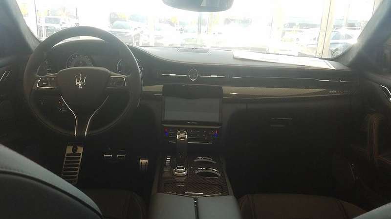 Quattroporte — Interior