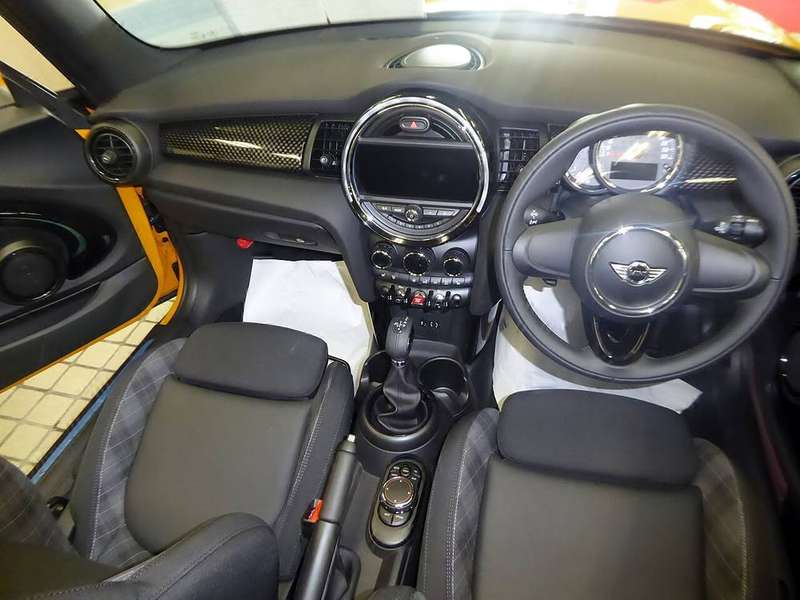 Cooper Convertible — Interior