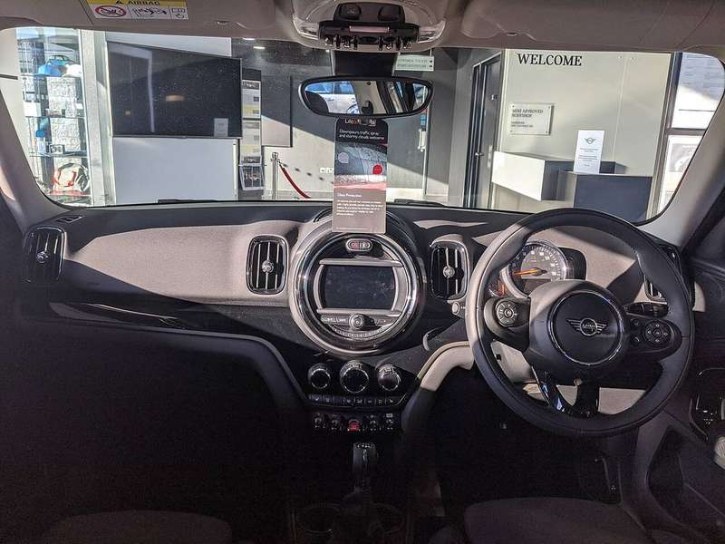 Countryman — Interior