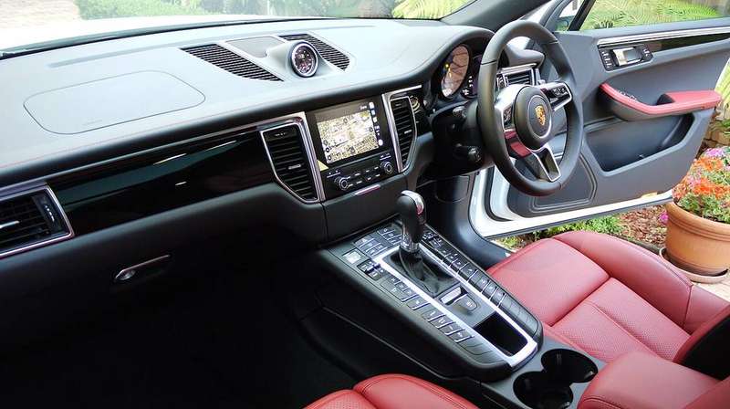 Macan — Interior