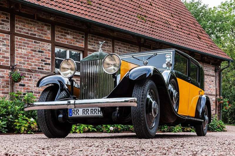 Phantom — Exterior