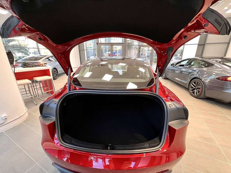 Model 3 — Photo