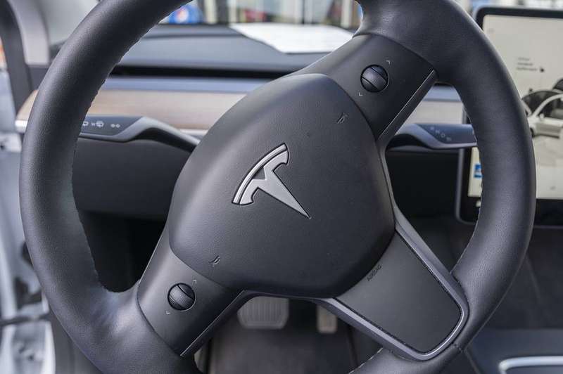 Model 3 — Photo