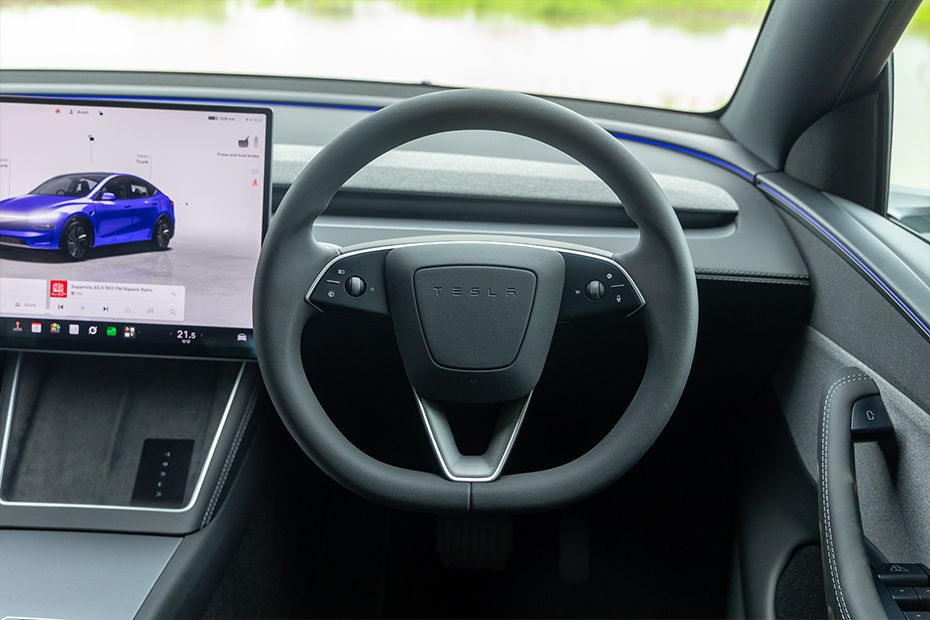 Model Y — Photo