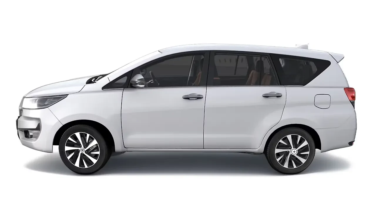 Innova Crysta — Photo