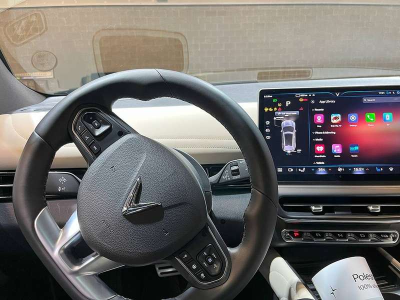 VF7 — Interior