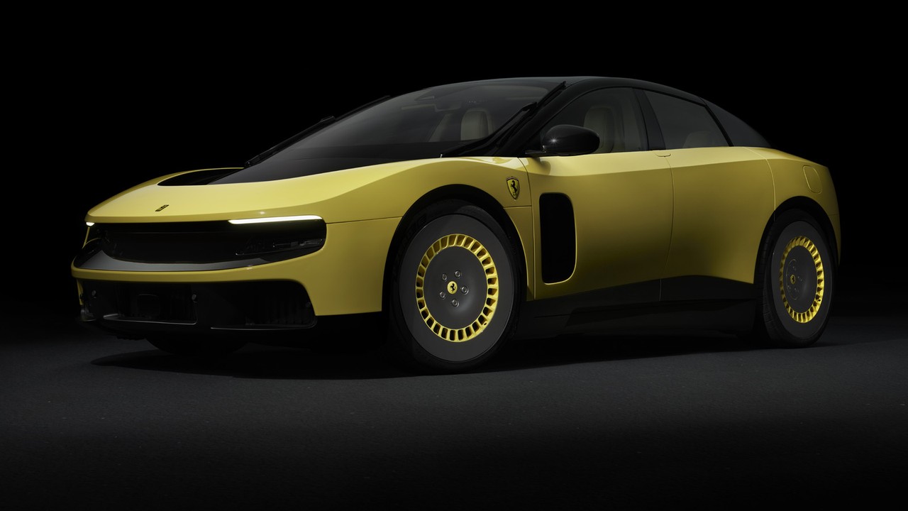 Ferrari Luce — Ferrari की पहली इलेक्ट्रिक कार, 1,050 PS, भारत में पहली बार प्रदर्शित