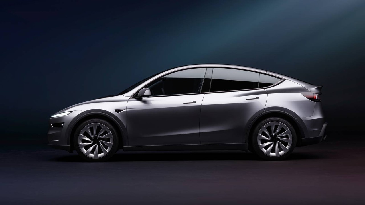 Tesla Model Y — ₹9 लाख की कटौती के बाद लग्जरी EV में नंबर 3
