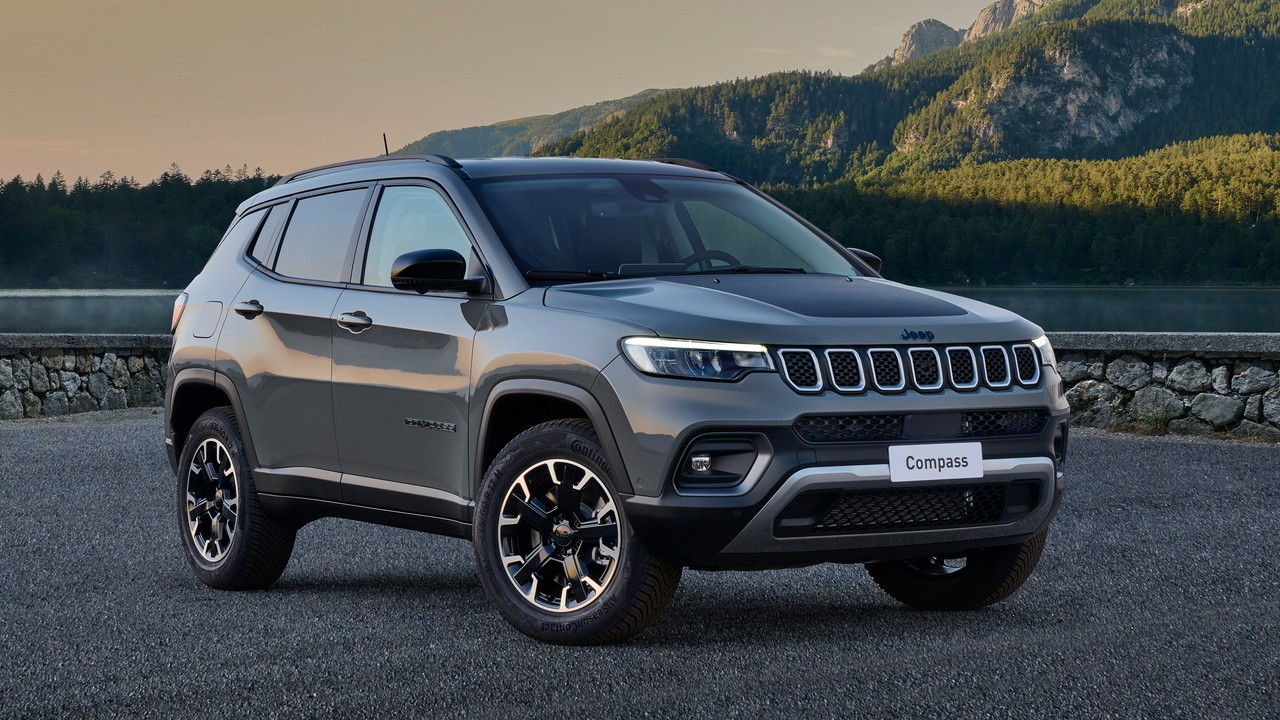 Jeep Compass Sport 9AT — ₹21.99 लाख में सबसे सस्ता Compass ऑटोमैटिक, 2.0-लीटर डीज़ल और 9-स्पीड ऑटोमैटिक के साथ