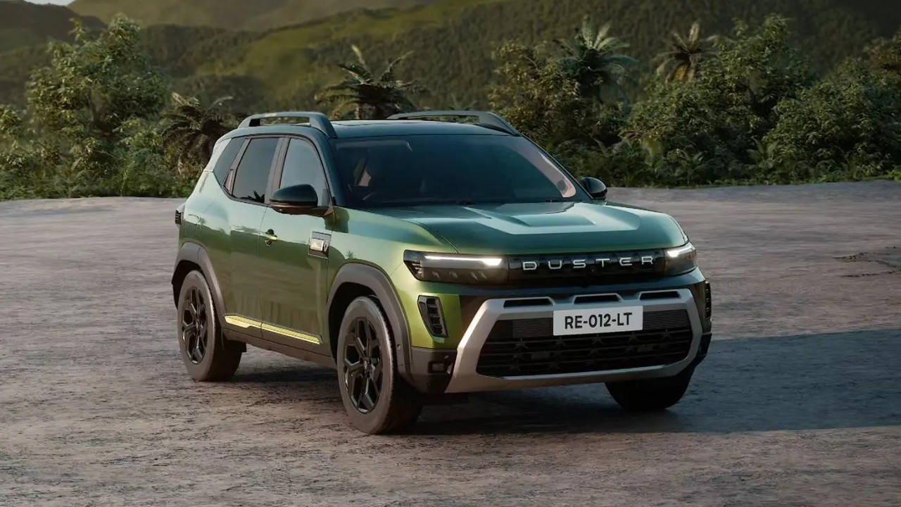 हरे रंग की 2026 Renault Duster SUV का फ्रंट थ्री-क्वार्टर व्यू